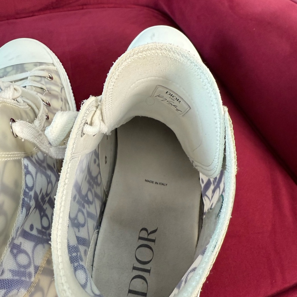 Dior White and Gray High-Top Sneakers with Blue and Green Patch - Picture 5 of 16
